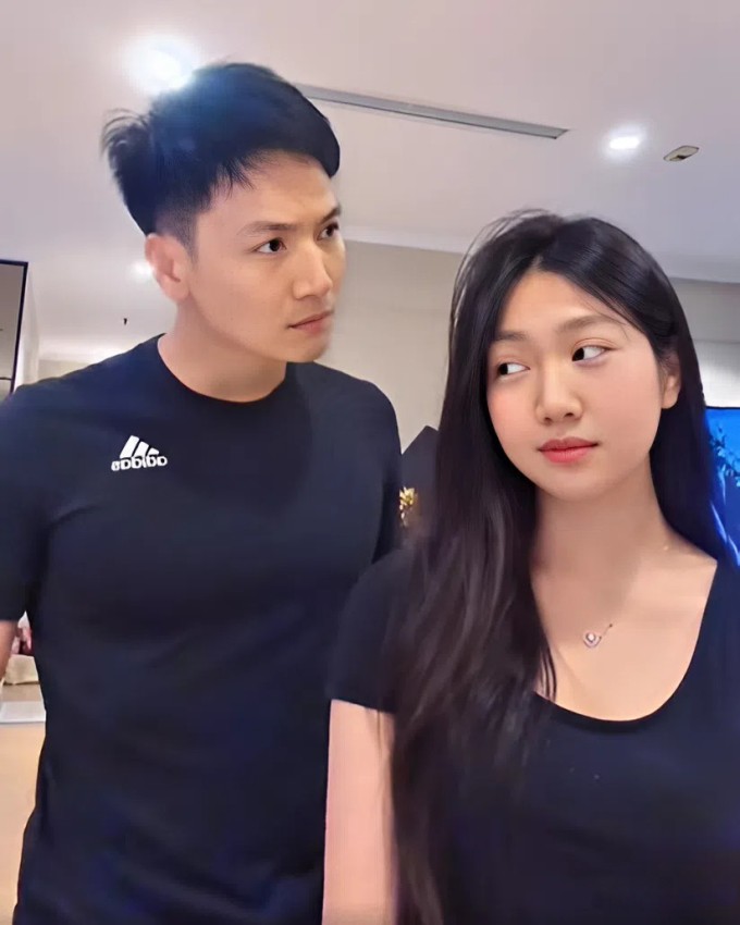 Mạnh Trường và con gái được khen như hai anh em.