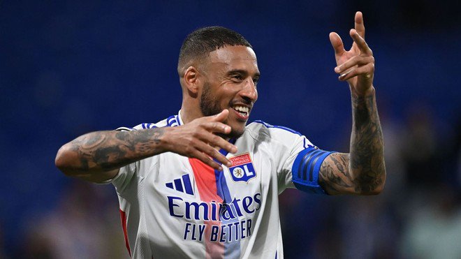 Olympique Lyon tiếp tục chơi ở Ligue 1 mùa tới