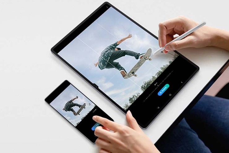 Người dùng Galaxy Z Fold 7 và Z Flip 7 nhận được One UI 8 ổn định đầu tiên.