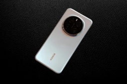 Honor Magic 8 Pro lộ diện với màn hình phẳng, pin 7.000 mAh và camera 200MP