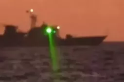 Trung Quốc, châu Âu căng thẳng vụ tàu chiến bị tố chiếu laser vào máy bay quân sự