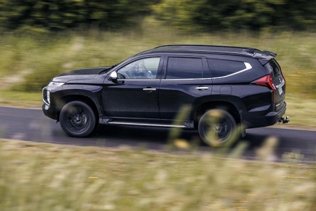 Giá xe Mitsubishi Pajero Sport mới nhất tháng 7/2025