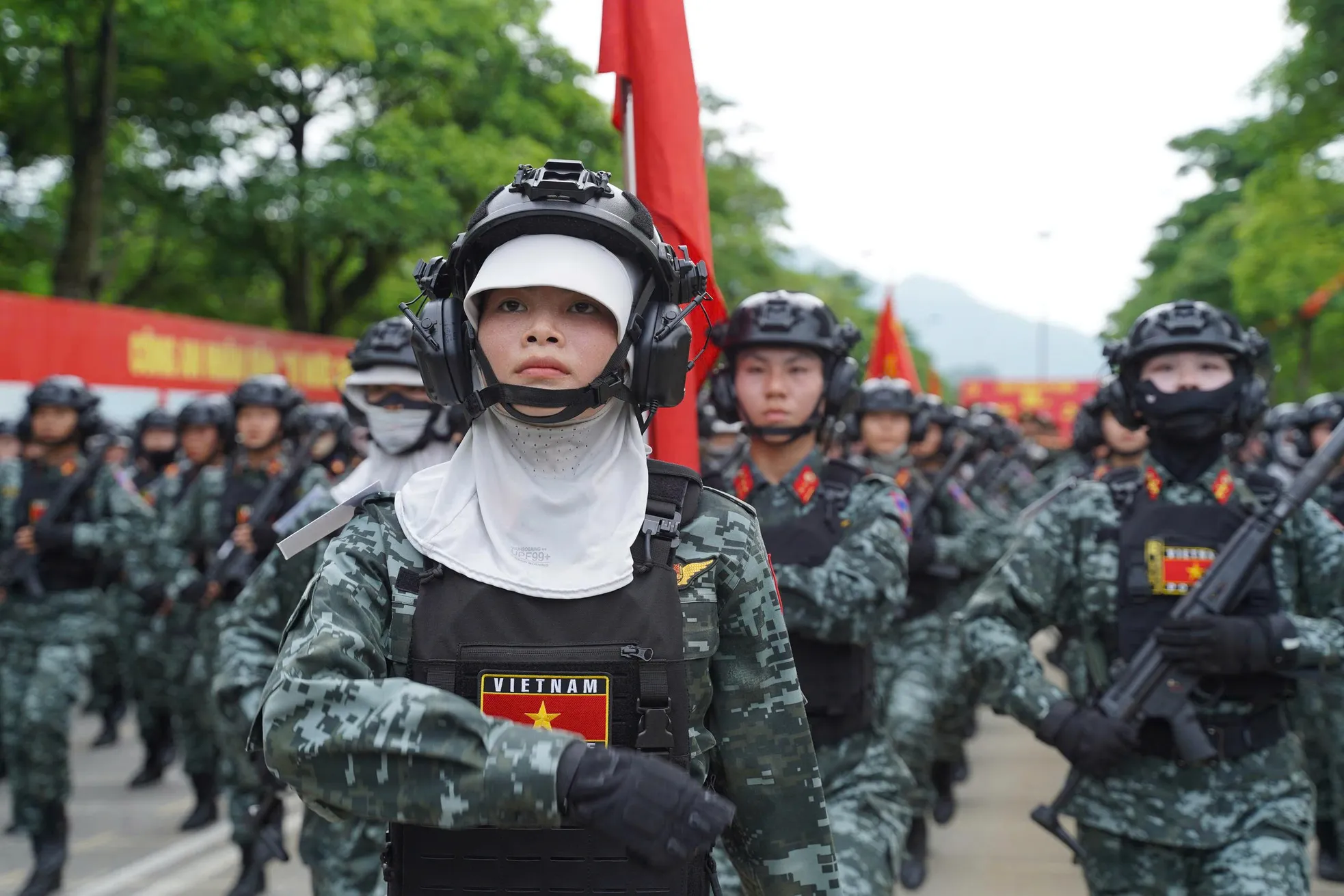 &#39;Hoa thép&#39; nở trên thao trường - 10