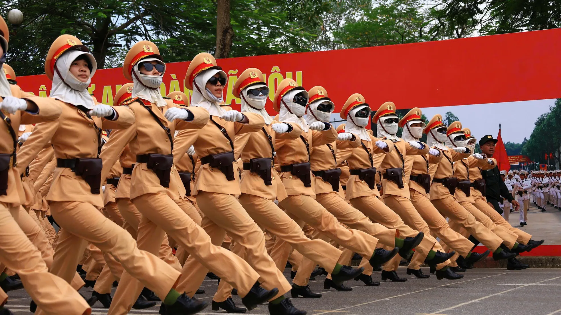 &#39;Hoa thép&#39; nở trên thao trường - 9