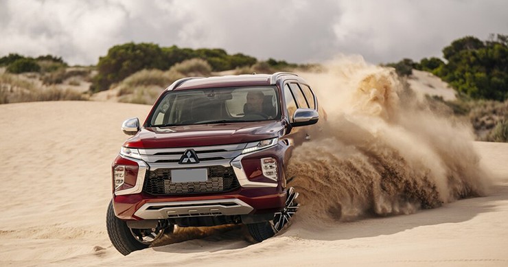 Giá xe Mitsubishi Pajero Sport mới nhất tháng 7/2025 - 14