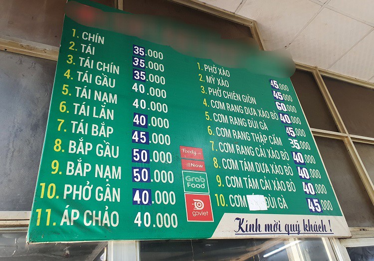 Bảng giá quán phở được điều chỉnh tăng.