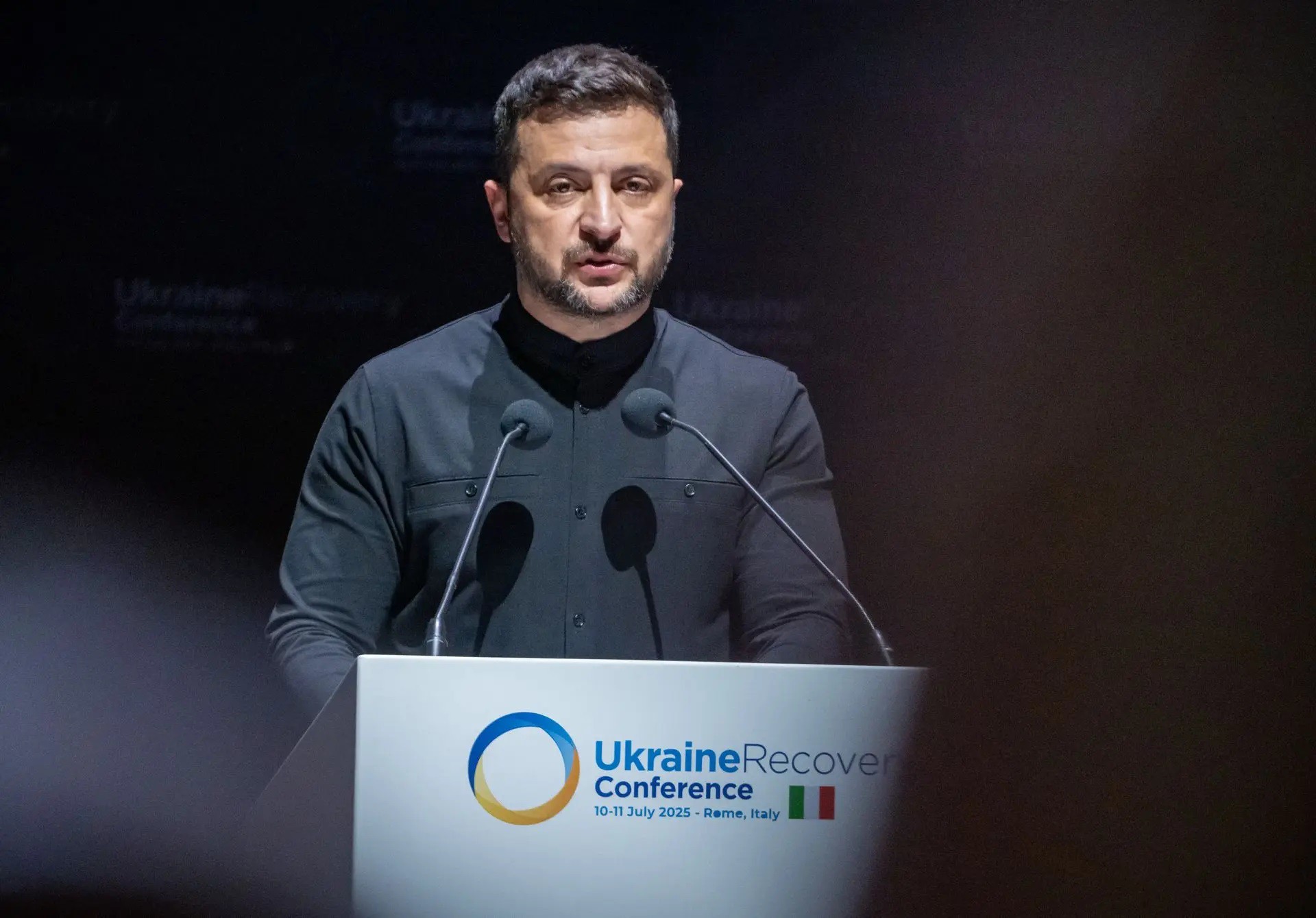 Ông Zelensky tại Hội nghị tái thiết Ukraine (ảnh: Kyiv Independent)