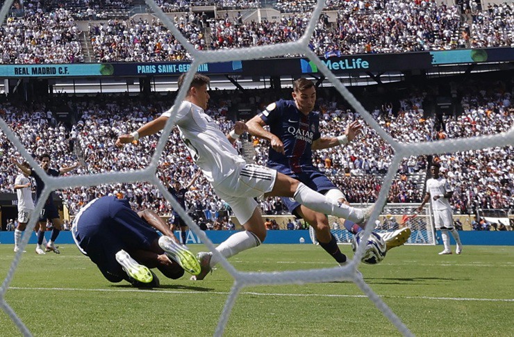 PSG nhấn chìm Real Madrid ở bán kết FIFA Club World Cup 2025