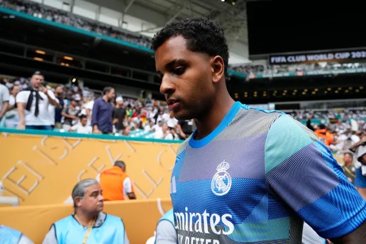 Rodrygo từng bước trở thành người thừa trong đội hình toàn sao của Real