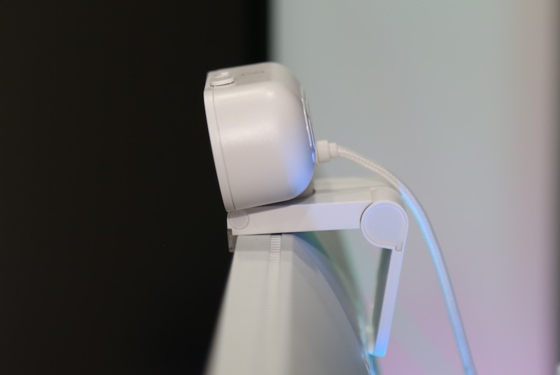 Elgato Facecam Neo thuộc nhóm sản phẩm công nghệ chỉ việc cắm và chạy.