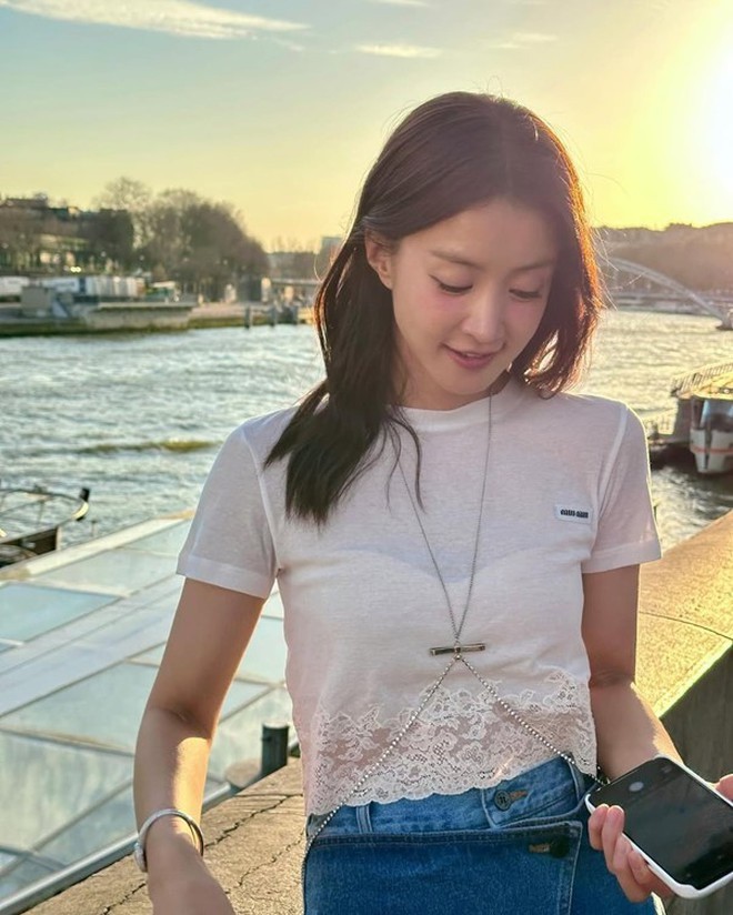 Lee Si Young.