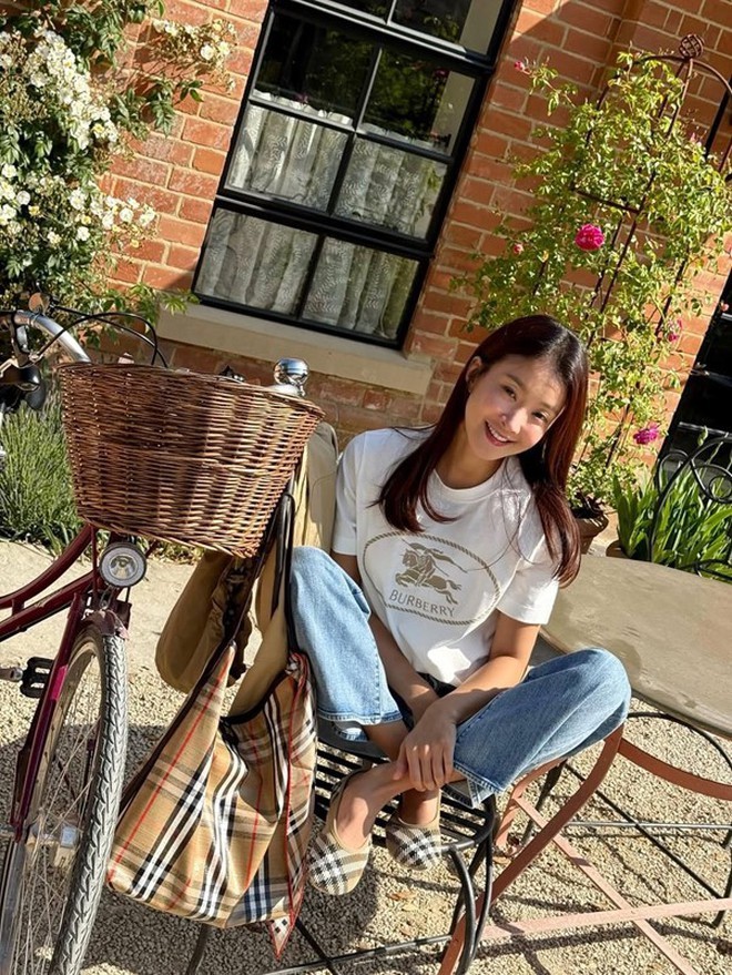 Lee Si Young mang thai con thứ 2.