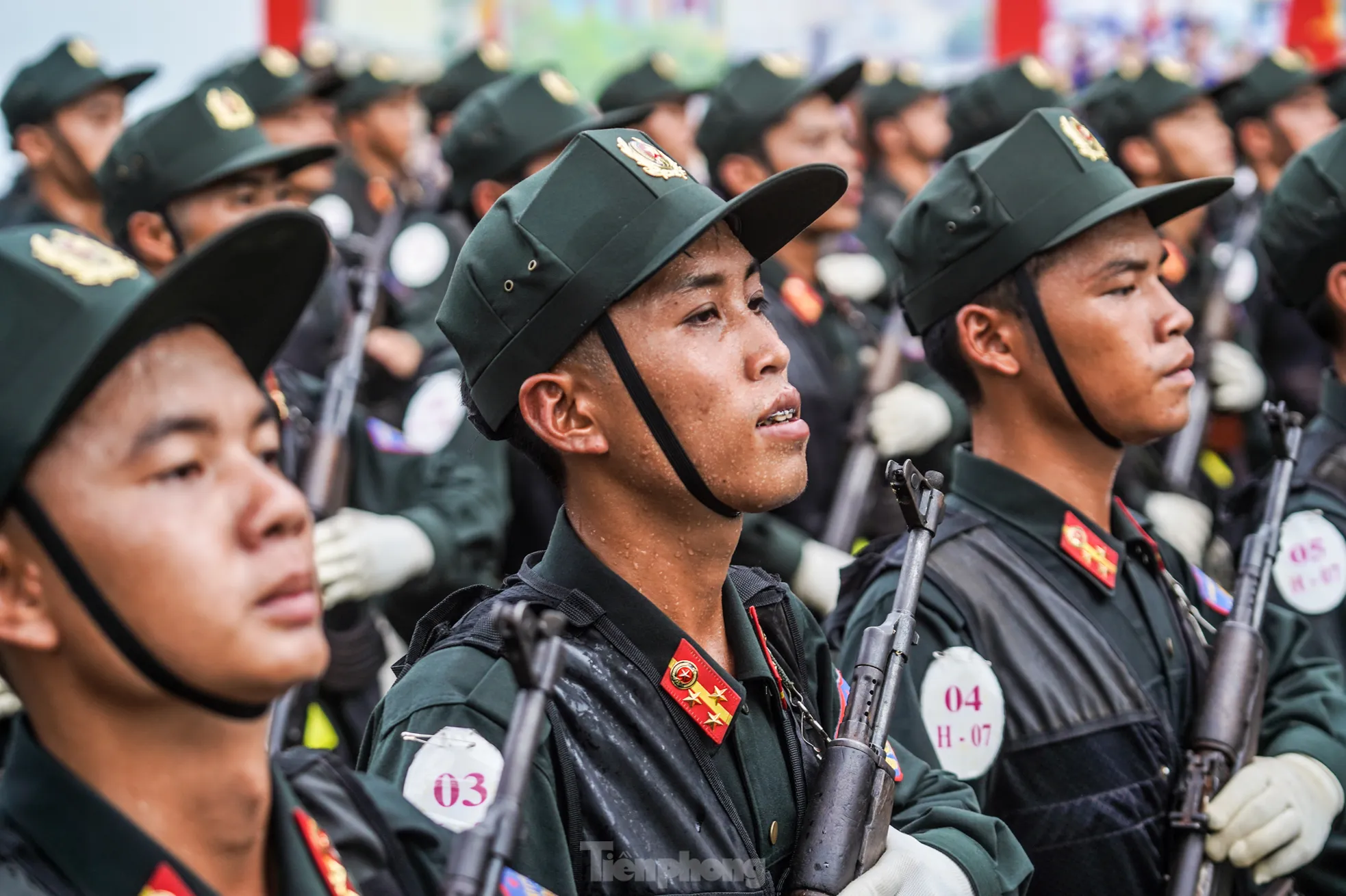 Chiến sĩ CAND vượt nắng, rèn ý chí trên thao trường A80 - 14