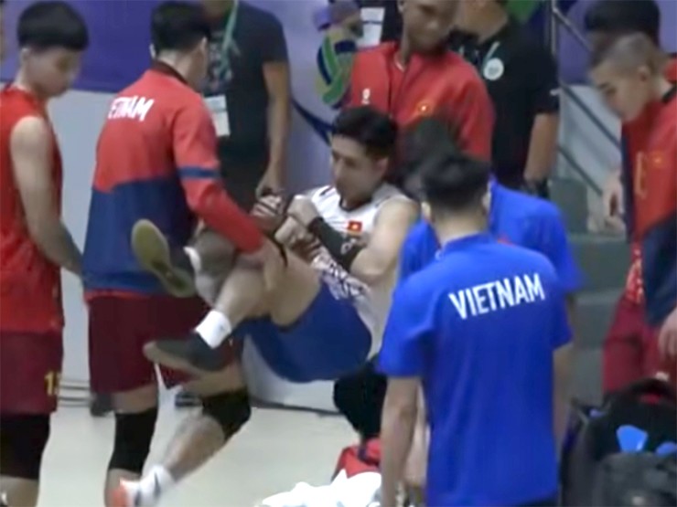 Tình huống chấn thương hy hữu của libero Cao Đức Hoàng