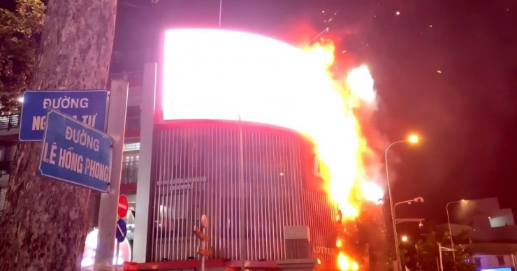 Hiện trường vụ cháy. Ảnh: HM.