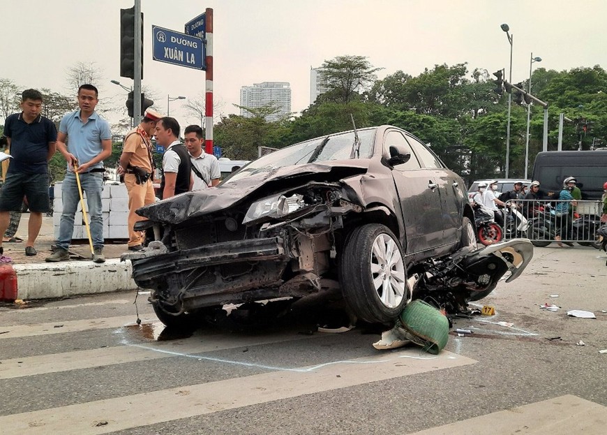 Những lỗi khiến bạn nhầm chân phanh và chân ga trên xe ô tô - 1