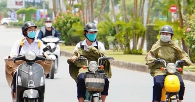 Năm 2025, học sinh sẽ không được lái xe máy dướ...
