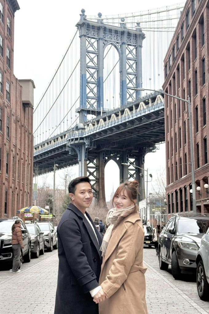 Hari - Trấn Thành dạo chơi đường phố Mỹ hồi đầu năm, khi mang phim 'Bộ tứ báo thủ' sang đây công chiếu.