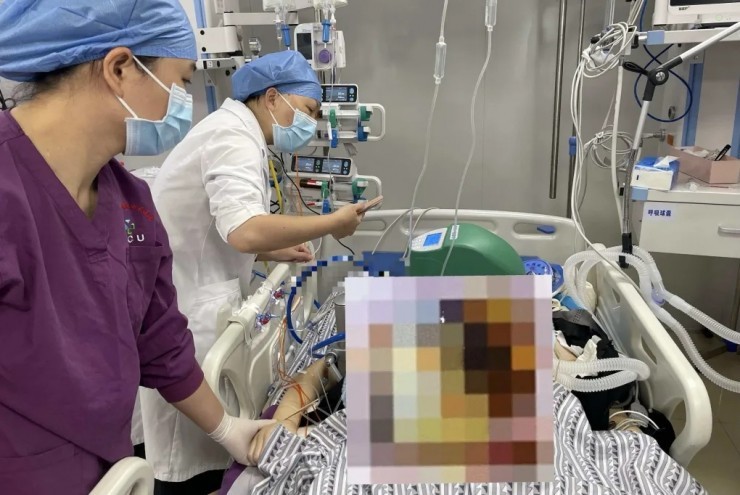 Người phụ nữ đột ngột qua đời sau khi ngồi máy bay 11 tiếng