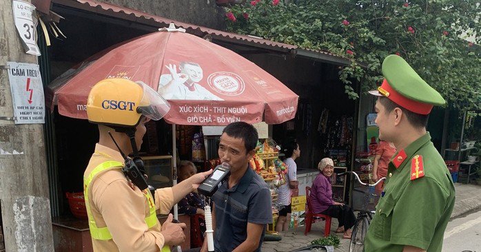Chính phủ vừa ban hành Nghị định quy định thẩm quyền xử phạt vi phạm hành chính, trong đó có thẩm quyền của Trưởng Công an xã (Ảnh minh hoạ)