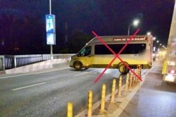 Chặn cả dòng xe để quay đầu trên cầu Thăng Long, tài xế xe khách bị xử lý