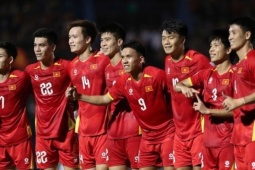 Tuyển Việt Nam tụt hạng FIFA, bị Indonesia áp sát
