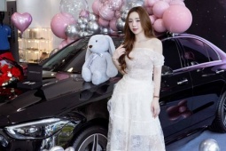 Ảnh sao 11/7: Quỳnh Kool khoe xe tiền tỷ mới tậu