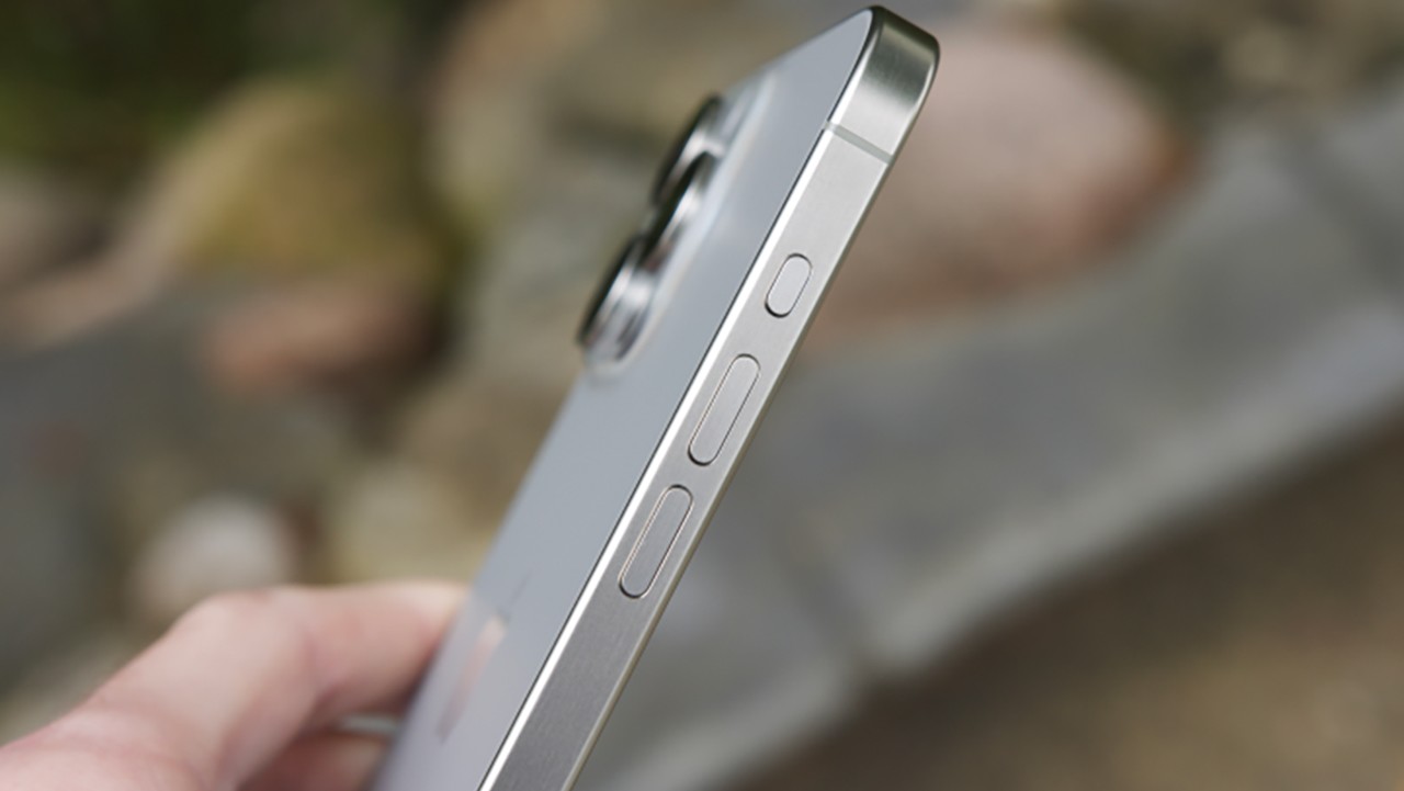 Mẫu iPhone giá giảm giữa tháng 7, tính năng xịn không kém nhiều iPhone 16 Pro Max - 2