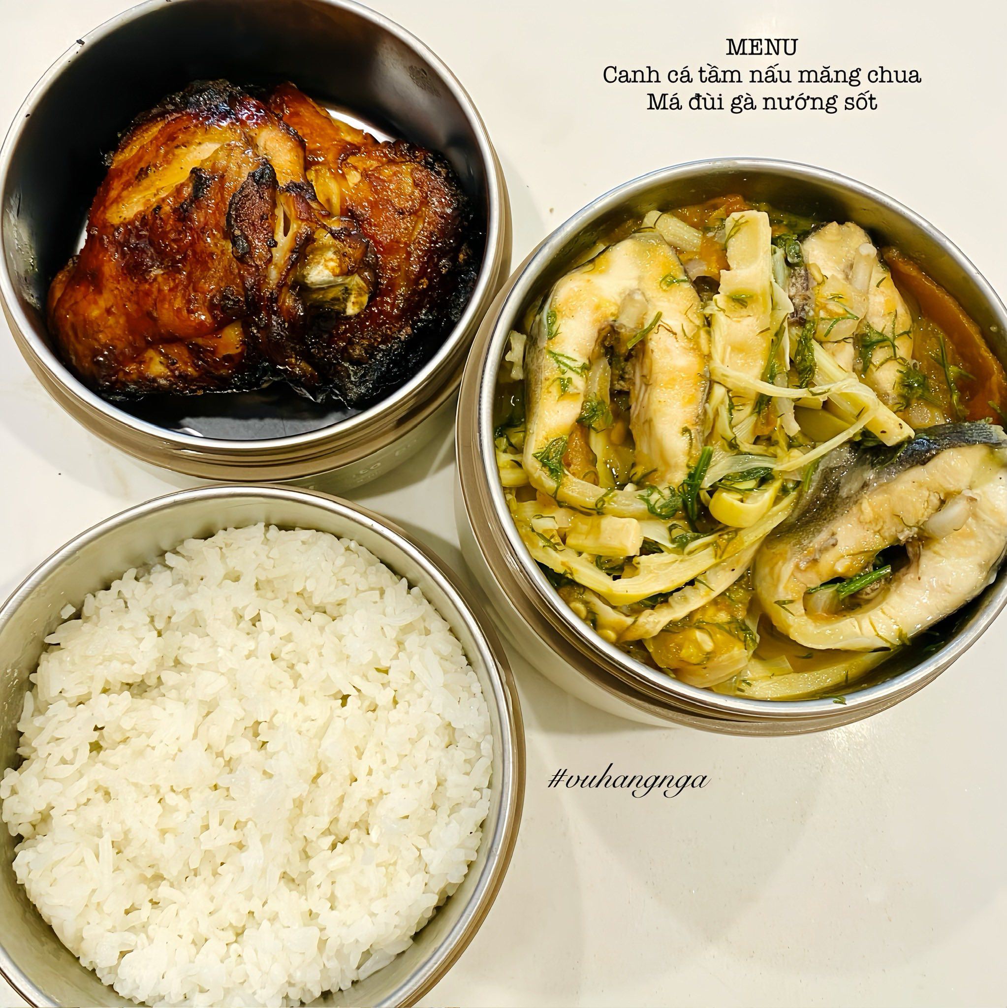 Má đùi gà nướng - Canh măng trúc nấu cá tầm