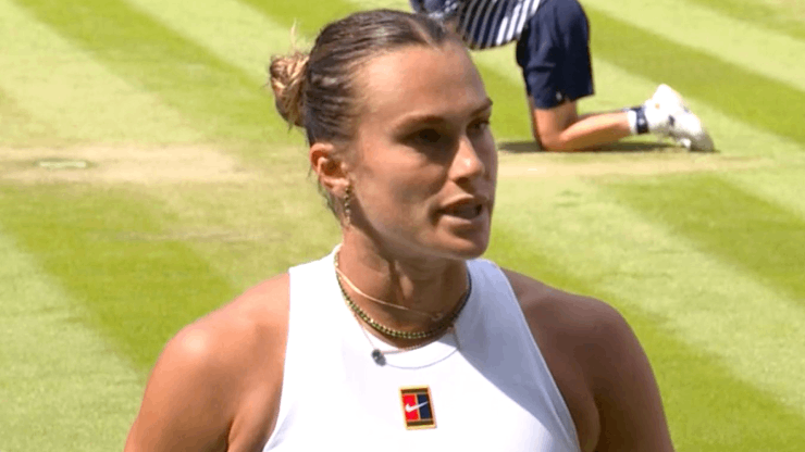 Sabalenka lại phản ứng thường thấy, sau khi thua là có thái độ không đúng mực với đối thủ