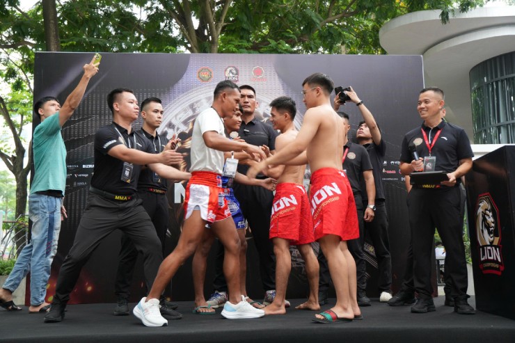 Màn Faceoff ở 2 trận đấu còn lại diễn ra hiền hòa hơn