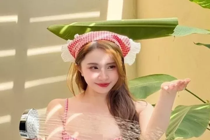 “Cá sấu chúa” Quỳnh Nga diện đồ tắm khoe vóc dáng gợi cảm