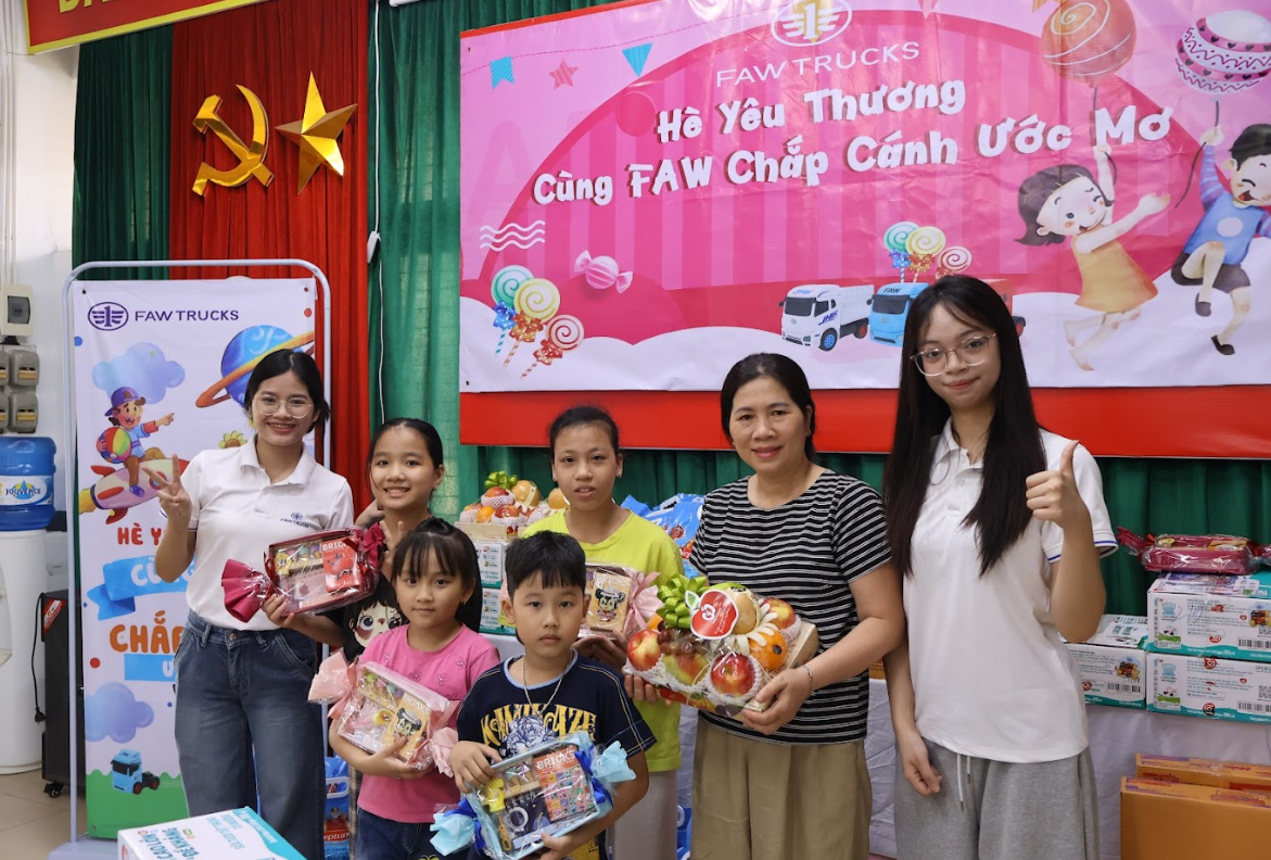 FAW Việt Nam lần đầu đến với Làng trẻ em SOS Hà Nội: Trao yêu thương, nhận nụ cười - 3