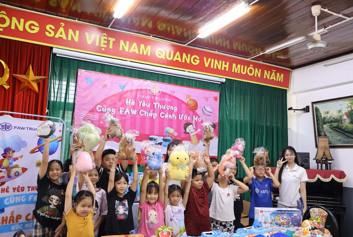 FAW Việt Nam lần đầu đến với Làng trẻ em SOS Hà Nội: Trao yêu thương, nhận nụ cười - 5