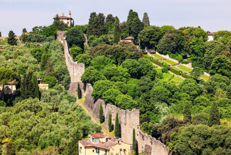 Ngọn đồi Fiesole mơ màng dưới ánh bình minh.
