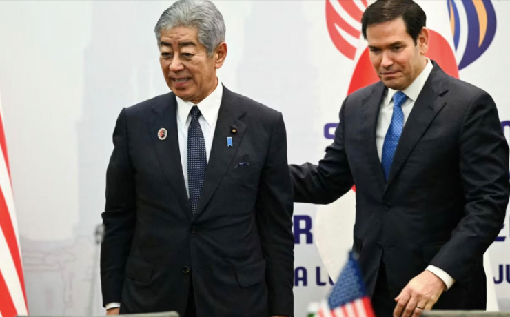 Ngoại trưởng Mỹ Marco Rubio và người đồng cấp Nhật Bản Takeshi Iwaya tại sự kiện ở Malaysia, ngày 11/7. (Ảnh: Reuters)