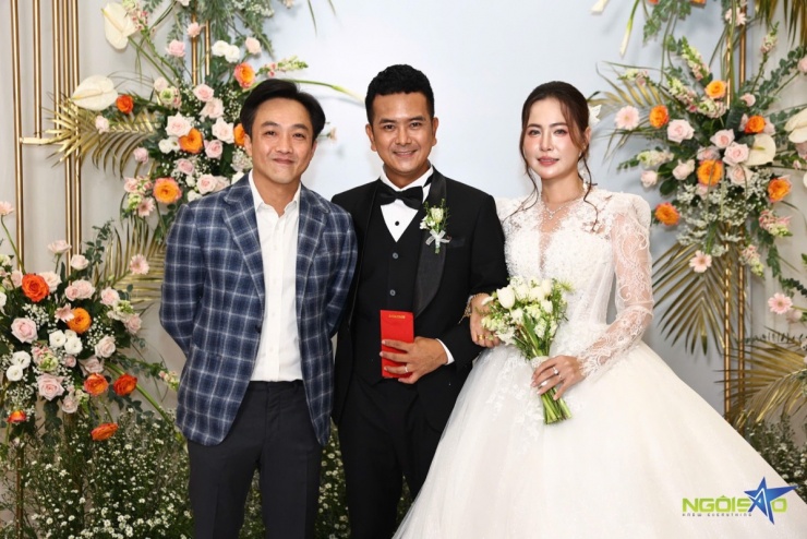Doanh nhân Cường Đô La dự cưới Hùng Thuận.