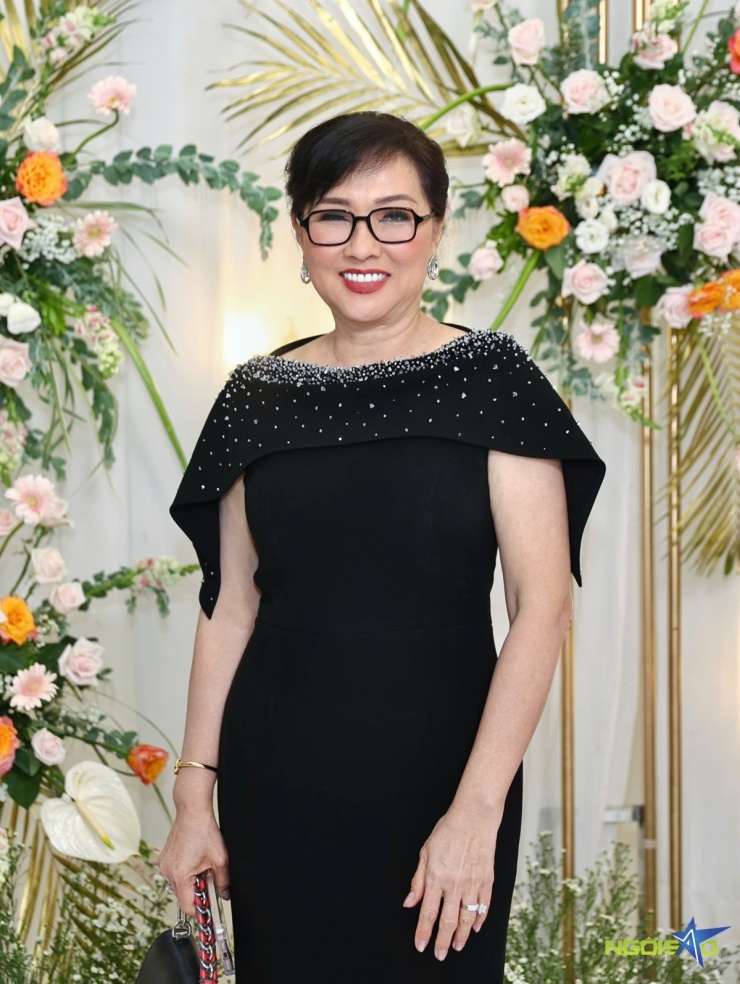 Nghệ sĩ Phương Dung dành lời chúc mừng hạnh phúc cho Hùng Thuận.
