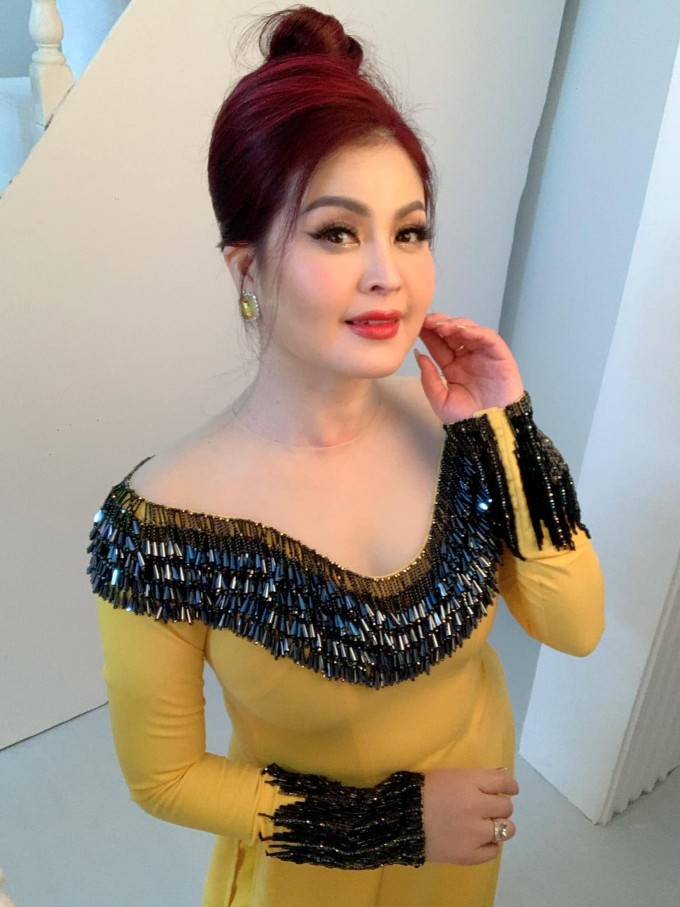 Yến Vy khi đi diễn.