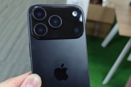 Rò rỉ ảnh thực tế iPhone 17 Pro cho thấy rõ nét thay đổi về thiết kế