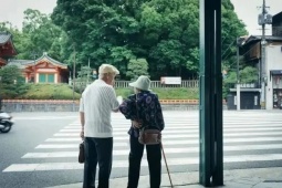 Về già mới hiểu càng hy sinh cho con cái, càng dễ bị coi là gánh nặng
