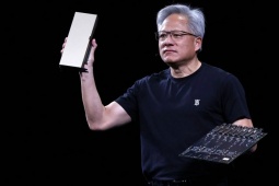 Nvidia đại thắng, CEO Jensen Huang âm thầm  rút tiền 
