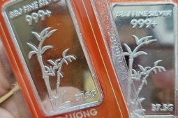 Giá vàng quá cao, nhiều người chọn bạc làm quà cưới, tân gia