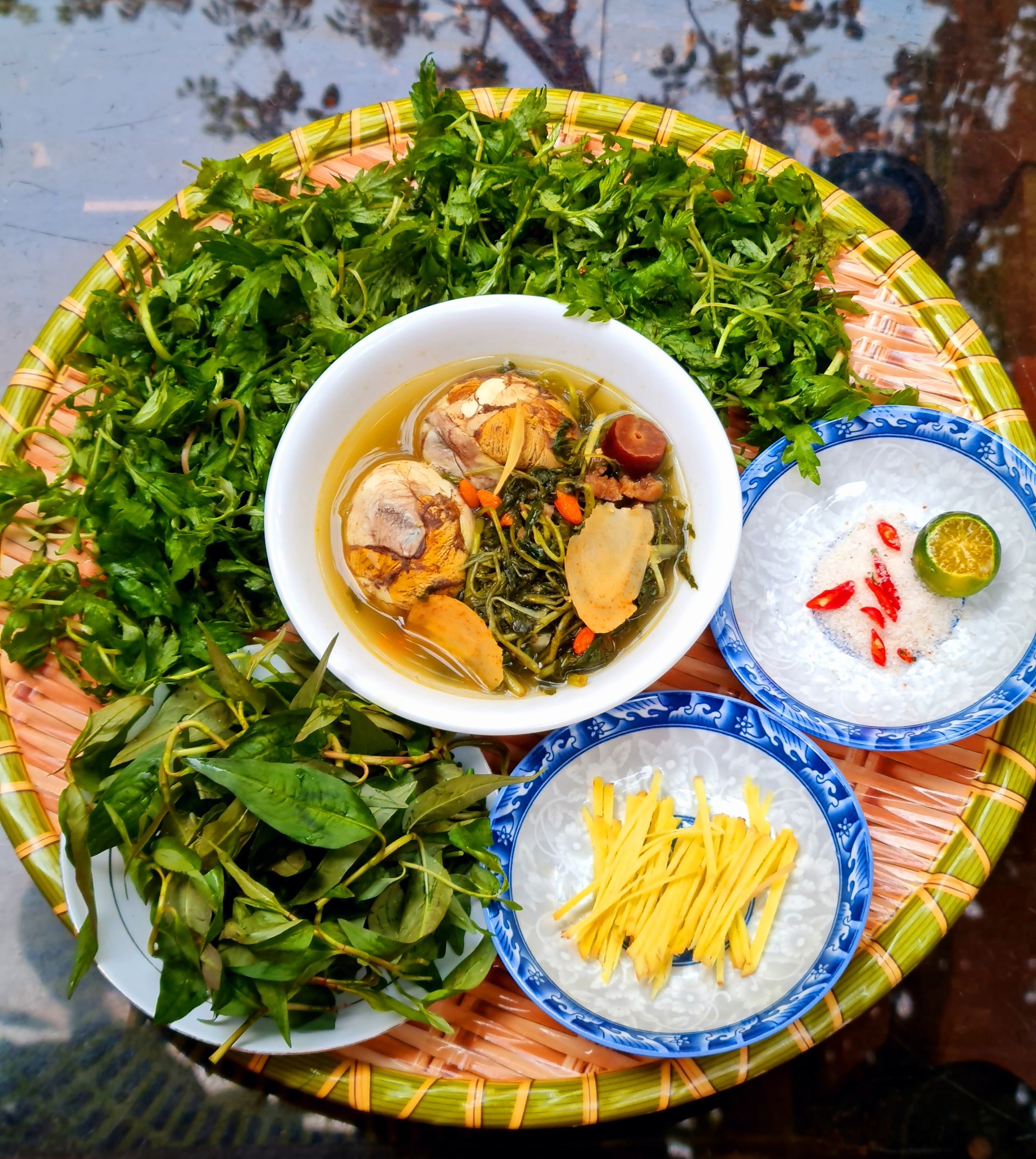 Trứng vịt lộn nấu cách này thành món siêu ngon đại bổ, vạn người mê - 1