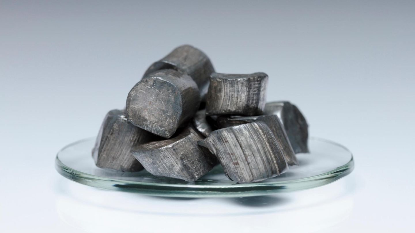 Trung Quốc vừa phát hiện mỏ lithium khổng lồ. Ảnh: Etimes