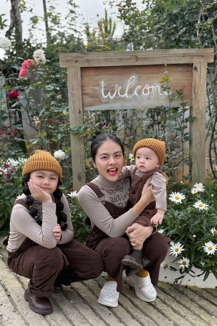 Gia đình Vân Trang &#39;trốn nóng&#39; ở Đà Lạt - 5