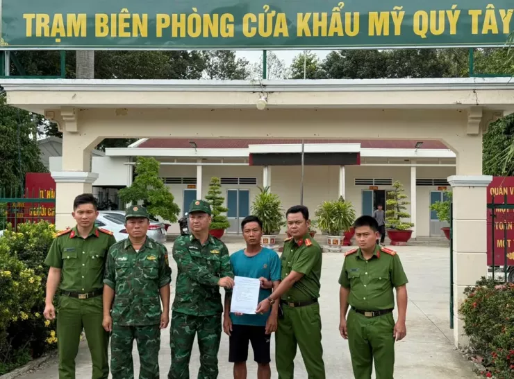 Lực lượng chức năng đã bắt giữ nghi phạm giết mẹ vợ khi đang ở Campuchia. Ảnh: BPTN