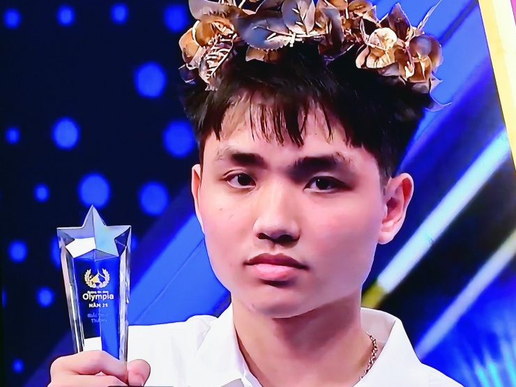 Với chiến thắng này, Hoàng Công Nguyên trở thành chuyên gia lội ngược dòng.
