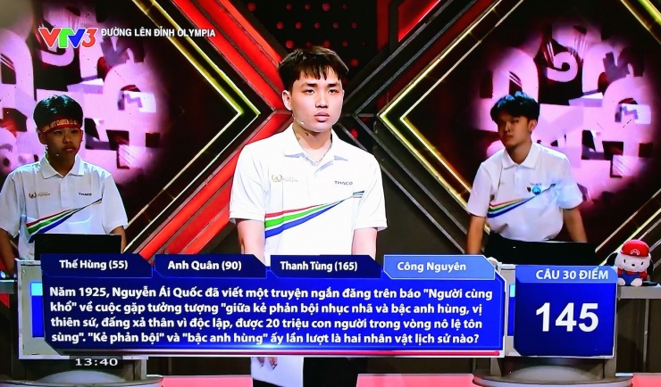 Công Nguyên có màn về đích hoàn hảo, trả lời chính xác 3 câu hỏi trong lượt thi của mình.