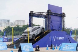 Chủ xe Lexus RX muốn đổi sang VinFast VF 8 vì “tiết kiệm chi phí, sạc pin chẳng đáng lo”